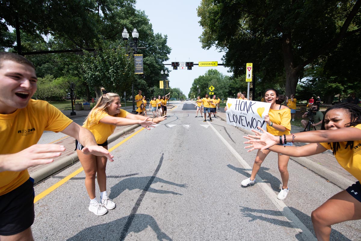 Students welcoming the class of 2022
