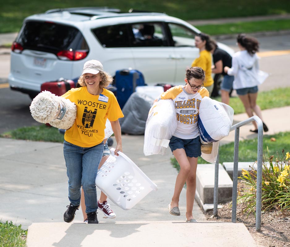 Family moving in to a residence hall