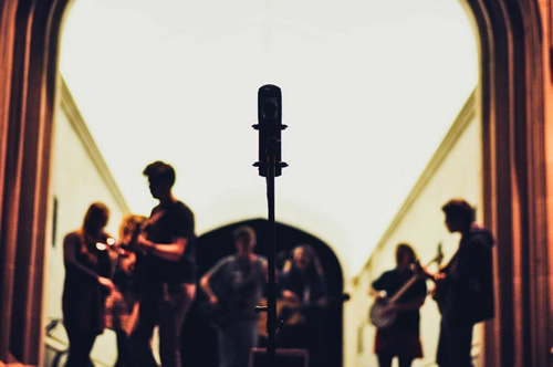 A microphone in front of Kauke Arch