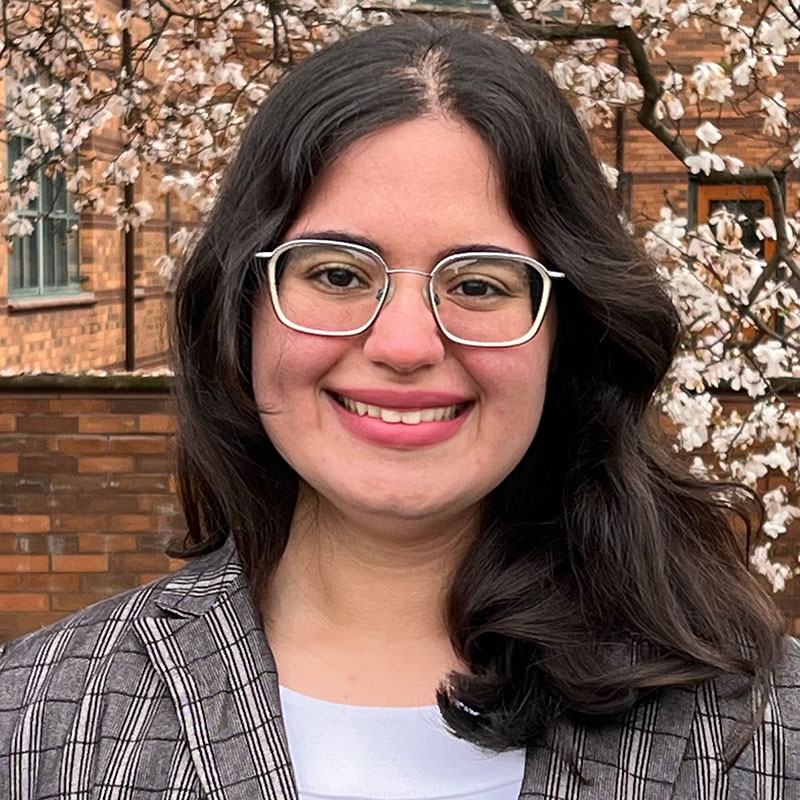 Ruhee Metha head shot