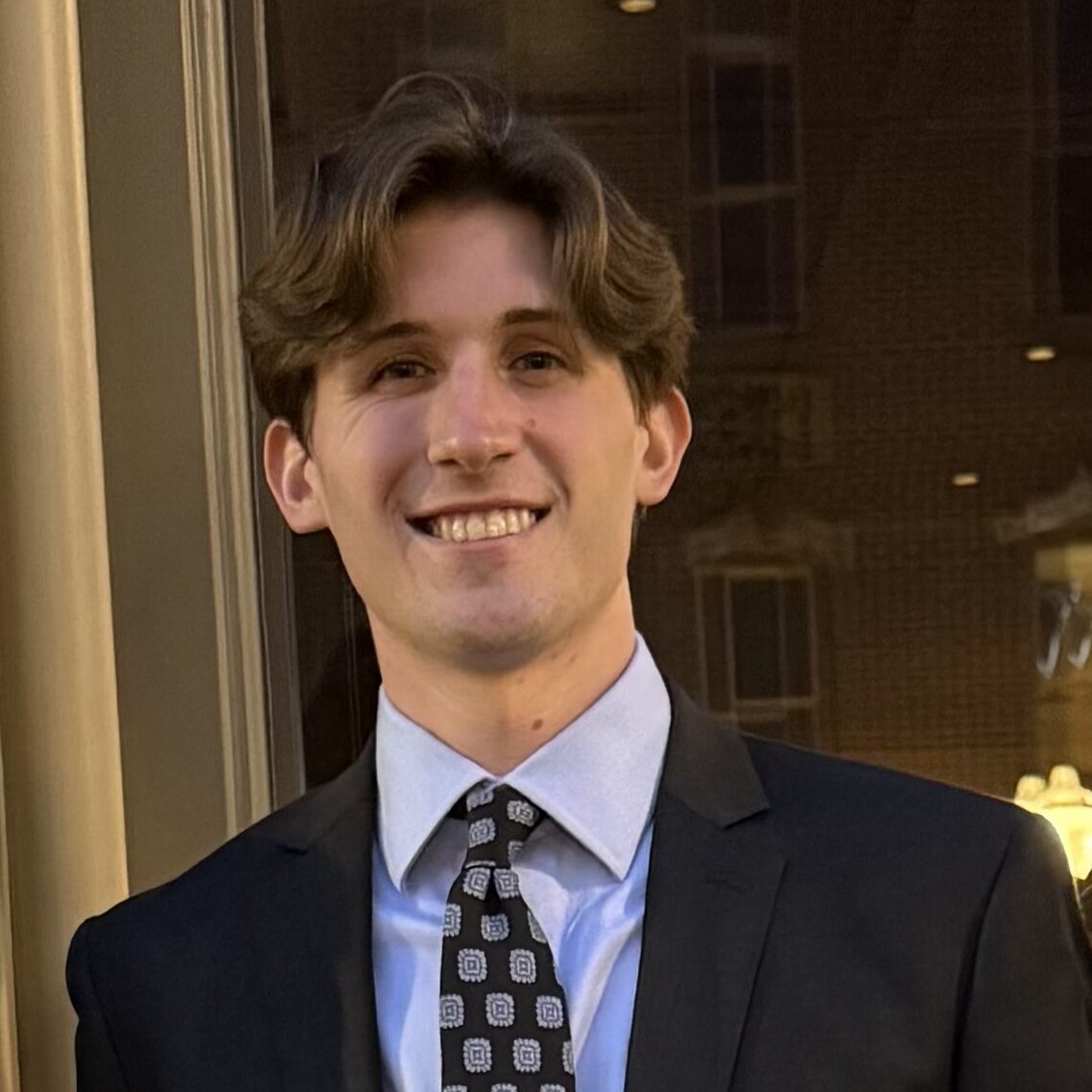 Evan Amend headshot