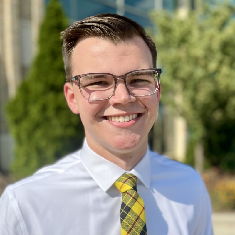 Andrew Bell headshot