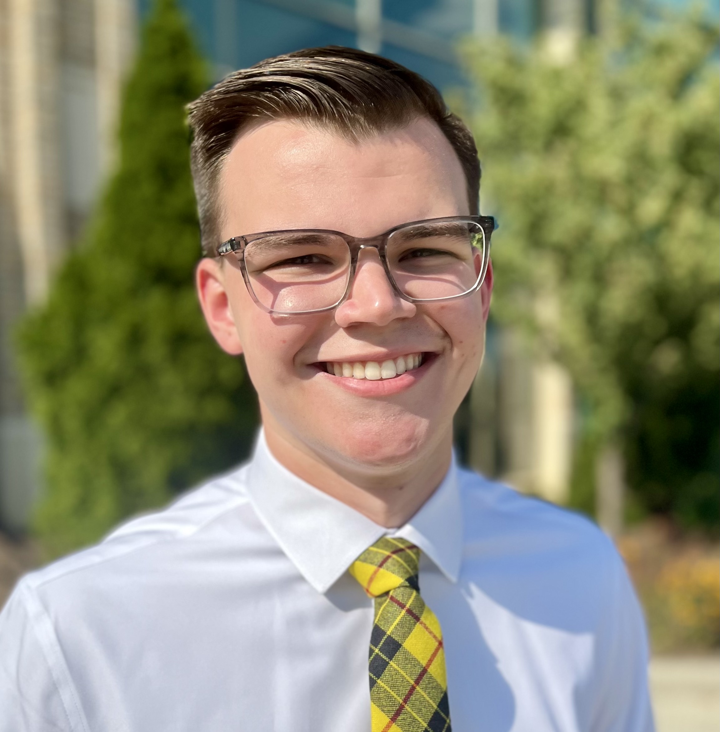 Andrew Bell headshot