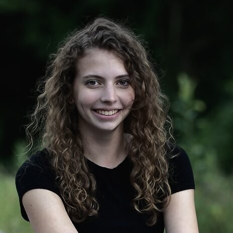Madeline Veitch headshot