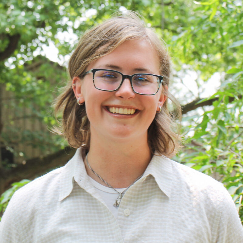 Evie Sanford headshot