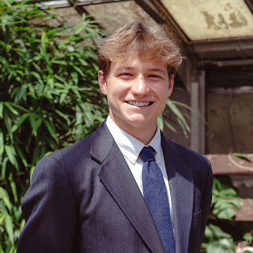 Elliot Miller ’26, an environmental geoscience major